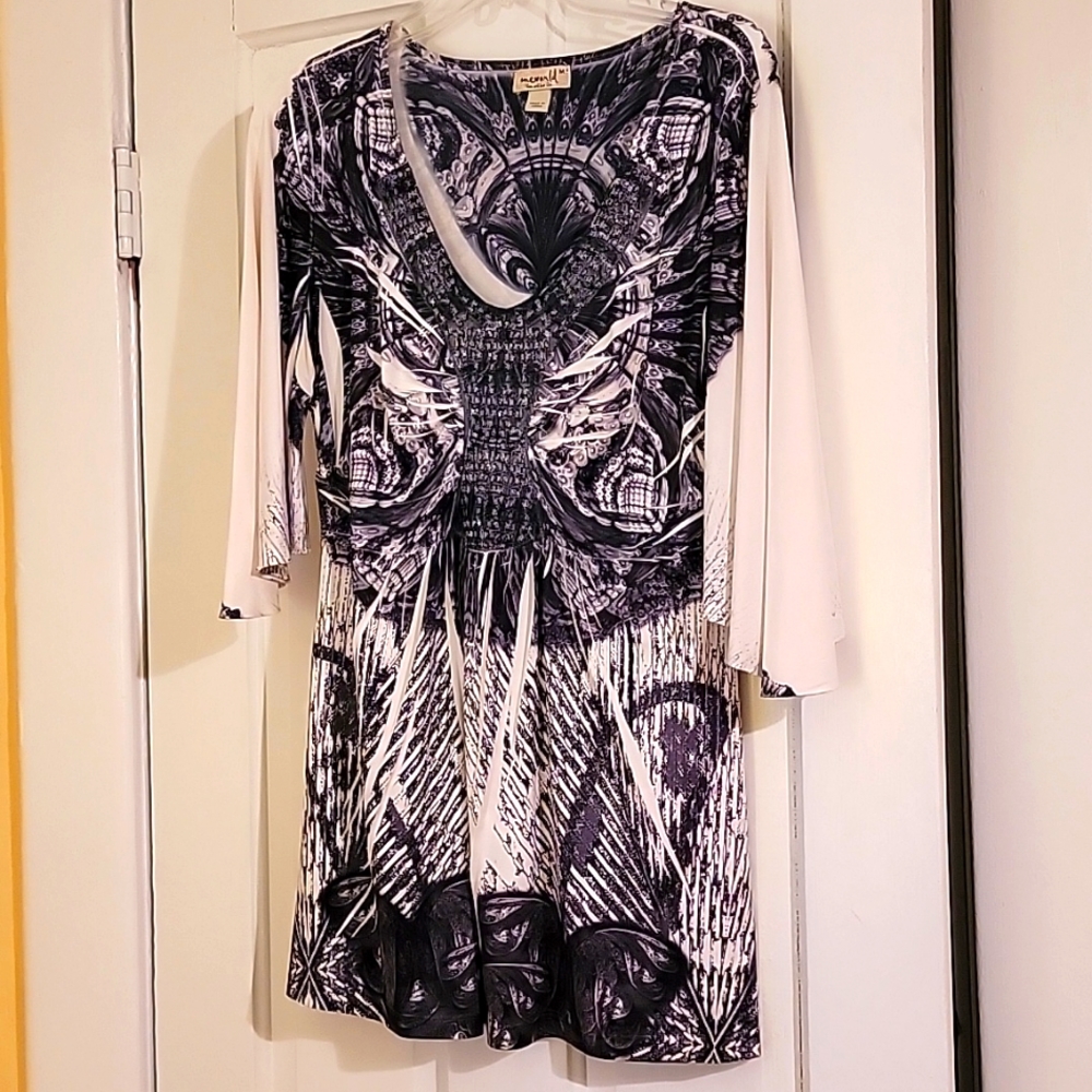 women's top with bat wing sleeves